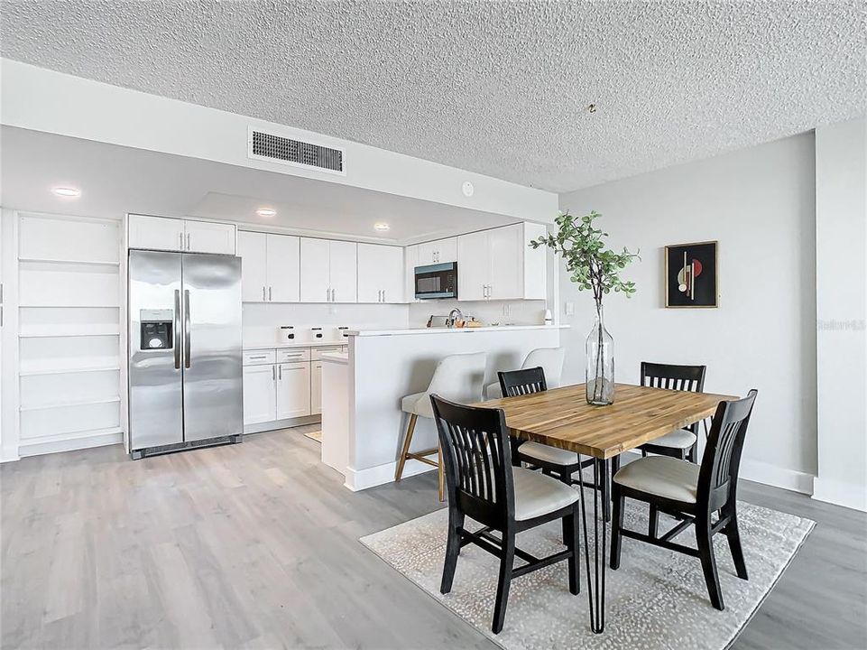 出租: $3,500 (2 贝兹, 2 浴室, 1240 平方英尺)