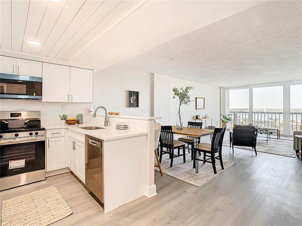 出租: $3,500 (2 贝兹, 2 浴室, 1240 平方英尺)