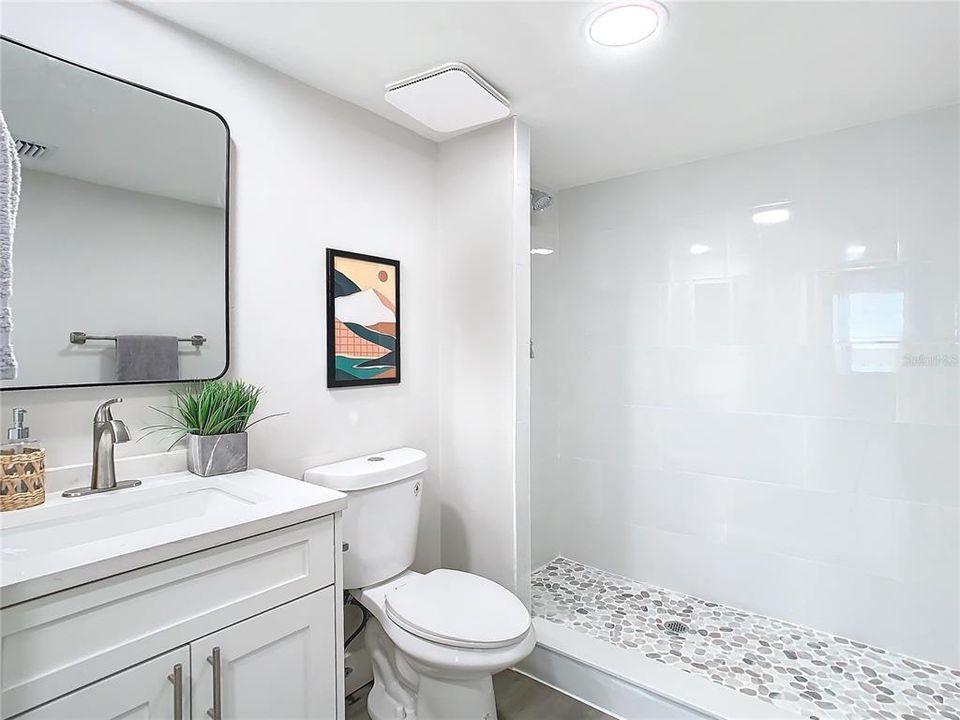 出租: $3,500 (2 贝兹, 2 浴室, 1240 平方英尺)