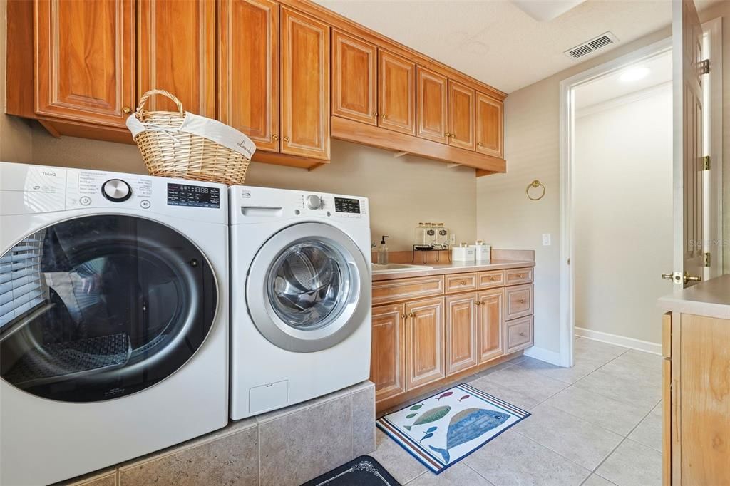 For Sale: $2,700,000 (8 beds, 5 baths, 5607 Square Feet)