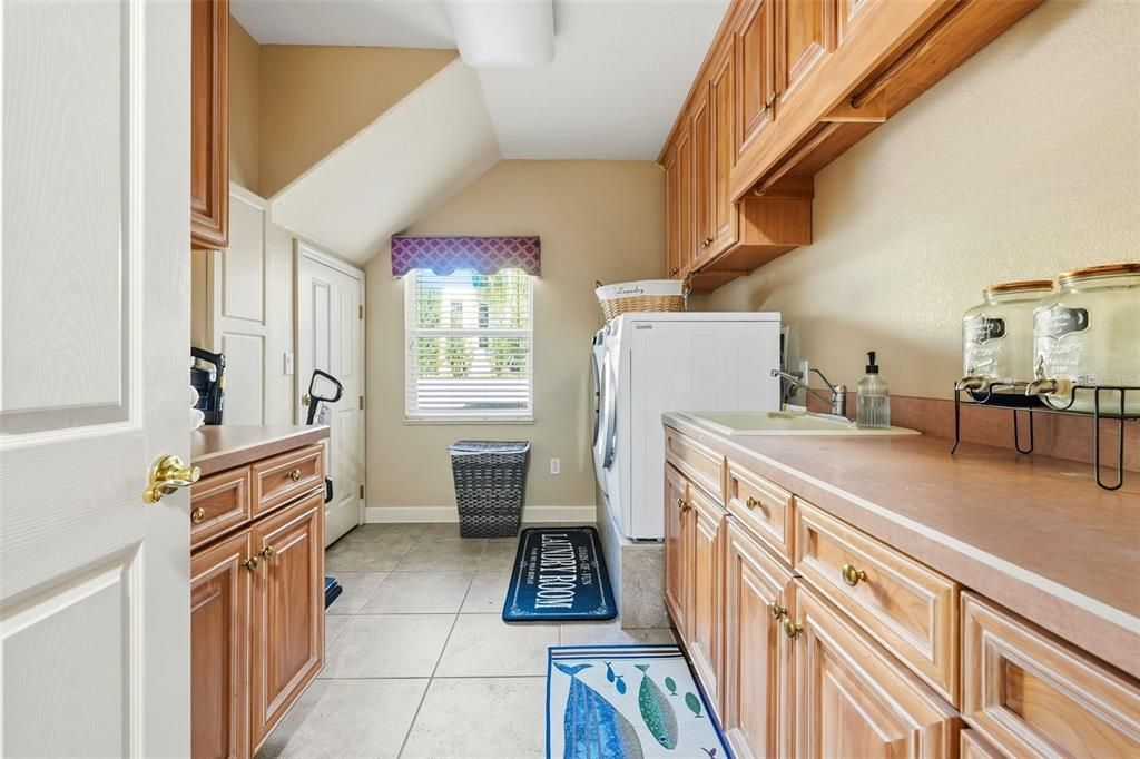 For Sale: $2,700,000 (8 beds, 5 baths, 5607 Square Feet)