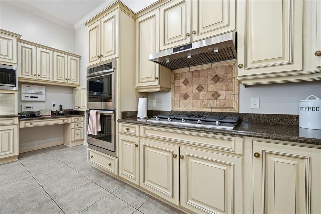 For Sale: $2,700,000 (8 beds, 5 baths, 5607 Square Feet)