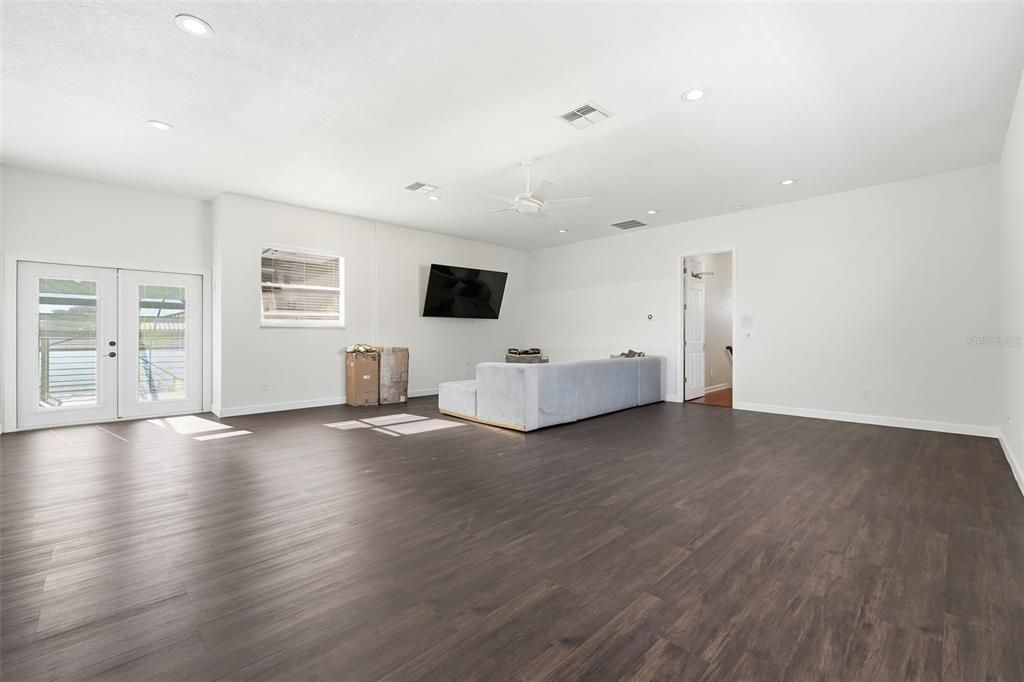 For Sale: $2,700,000 (8 beds, 5 baths, 5607 Square Feet)