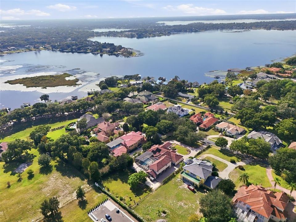 For Sale: $2,700,000 (8 beds, 5 baths, 5607 Square Feet)