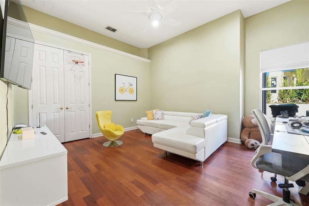 For Sale: $2,700,000 (8 beds, 5 baths, 5607 Square Feet)