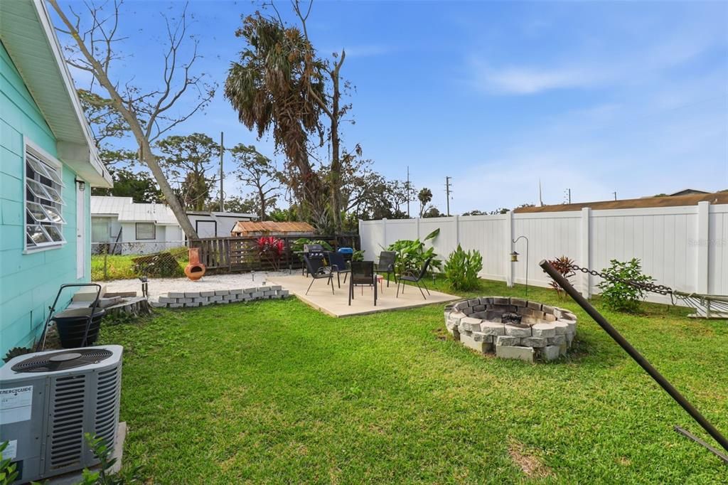 На продажу: $189,000 (2 спален, 1 ванн, 736 Квадратных фут)