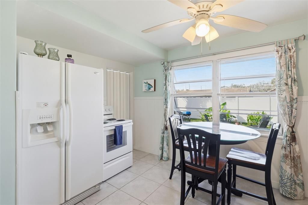 На продажу: $189,000 (2 спален, 1 ванн, 736 Квадратных фут)