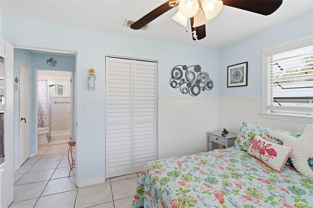 На продажу: $189,000 (2 спален, 1 ванн, 736 Квадратных фут)