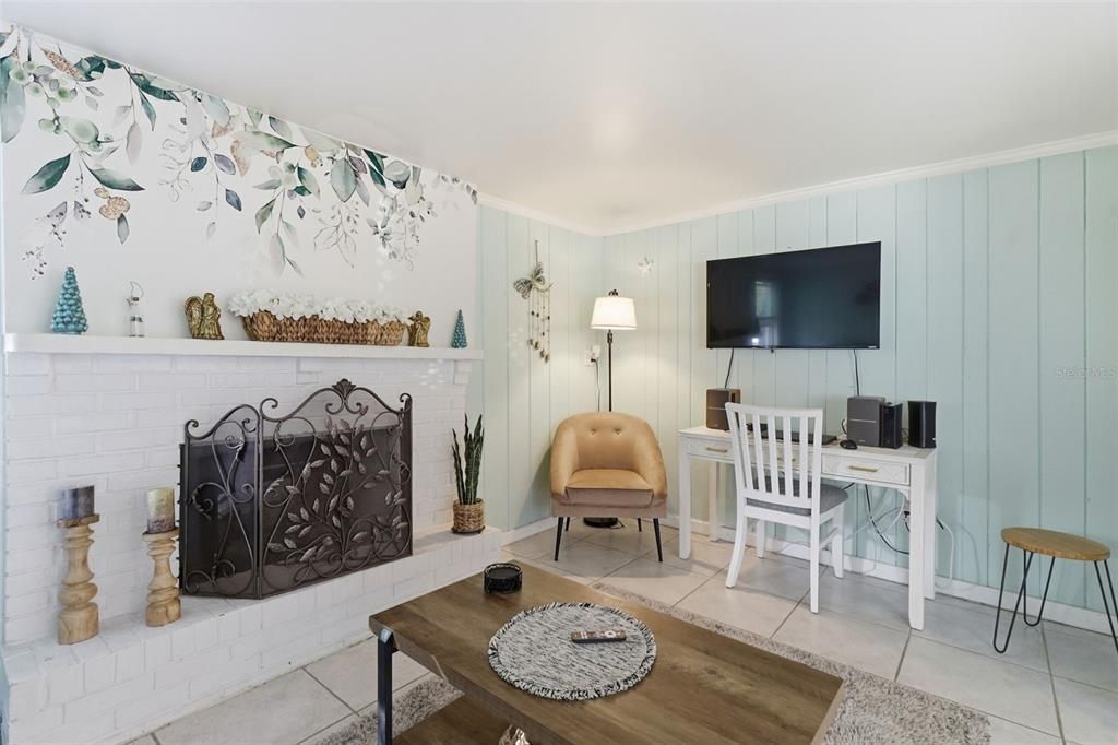 На продажу: $189,000 (2 спален, 1 ванн, 736 Квадратных фут)