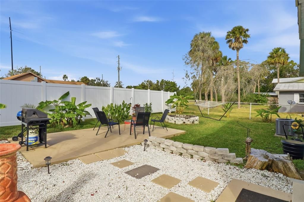 На продажу: $189,000 (2 спален, 1 ванн, 736 Квадратных фут)