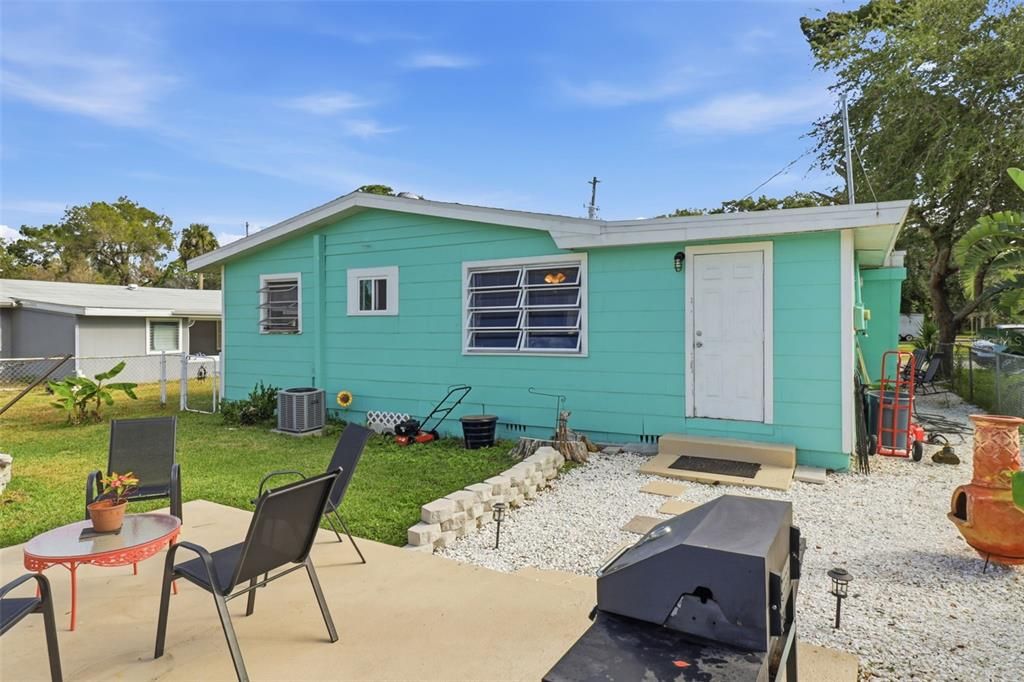 На продажу: $189,000 (2 спален, 1 ванн, 736 Квадратных фут)