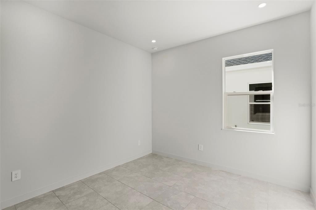 На продажу: $424,900 (4 спален, 2 ванн, 1998 Квадратных фут)