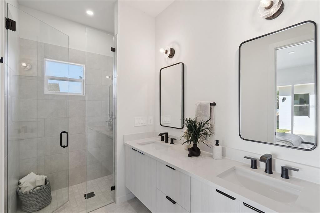 На продажу: $424,900 (4 спален, 2 ванн, 1998 Квадратных фут)