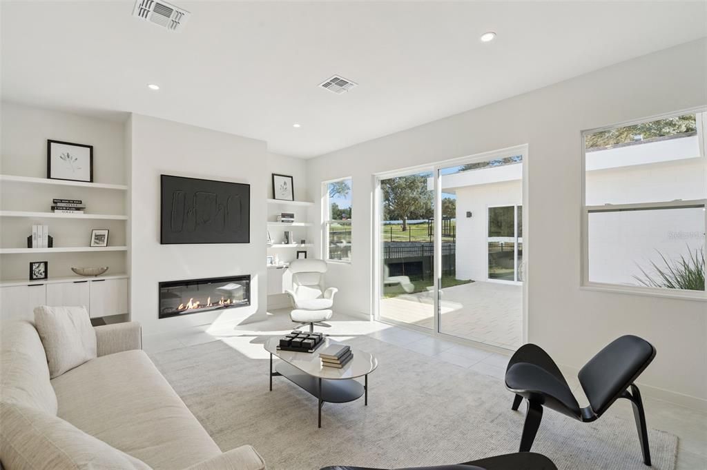 На продажу: $424,900 (4 спален, 2 ванн, 1998 Квадратных фут)