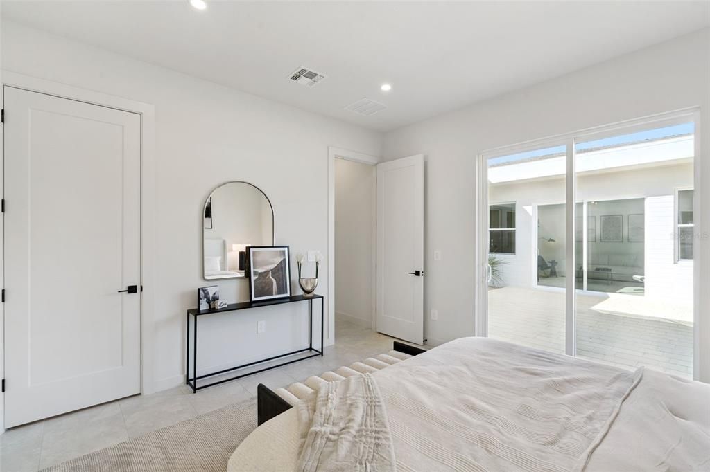 На продажу: $424,900 (4 спален, 2 ванн, 1998 Квадратных фут)