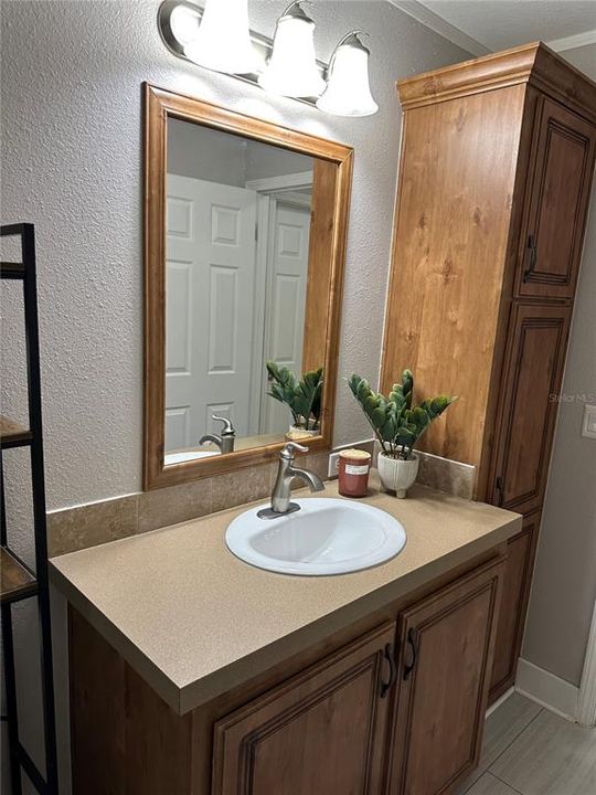 待售: $289,000 (4 贝兹, 3 浴室, 2108 平方英尺)