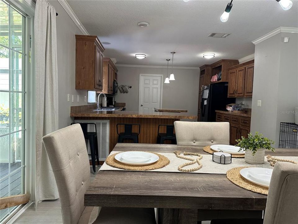 待售: $289,000 (4 贝兹, 3 浴室, 2108 平方英尺)