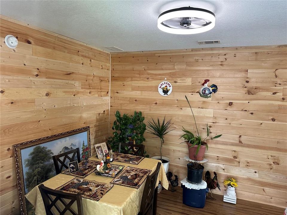 待售: $289,000 (4 贝兹, 3 浴室, 2108 平方英尺)