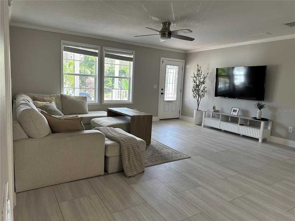 待售: $289,000 (4 贝兹, 3 浴室, 2108 平方英尺)