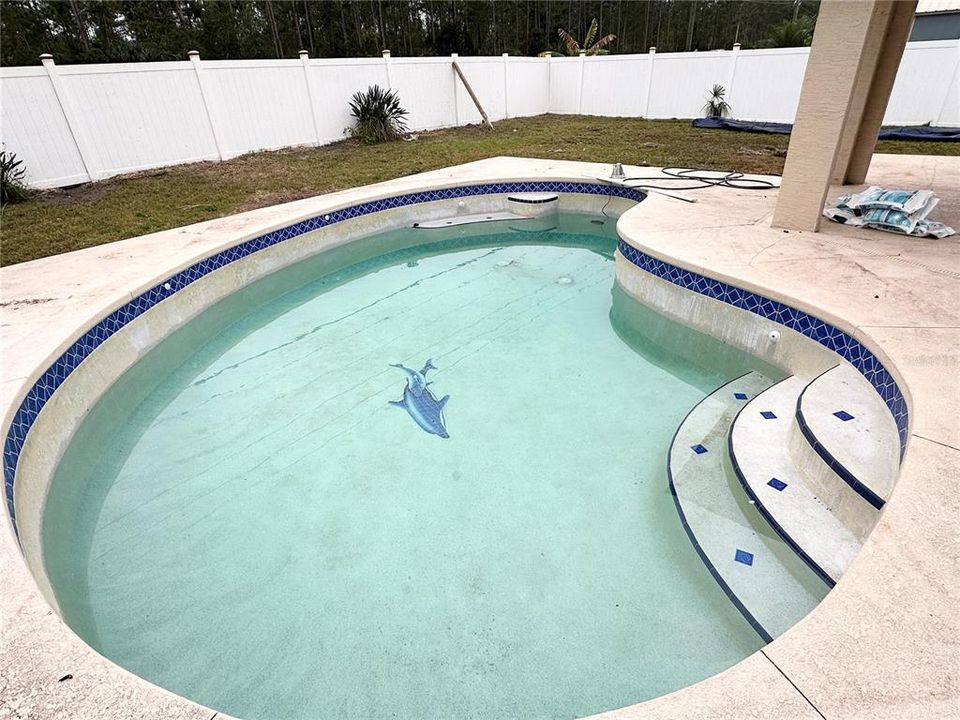 待售: $320,000 (4 贝兹, 2 浴室, 1811 平方英尺)