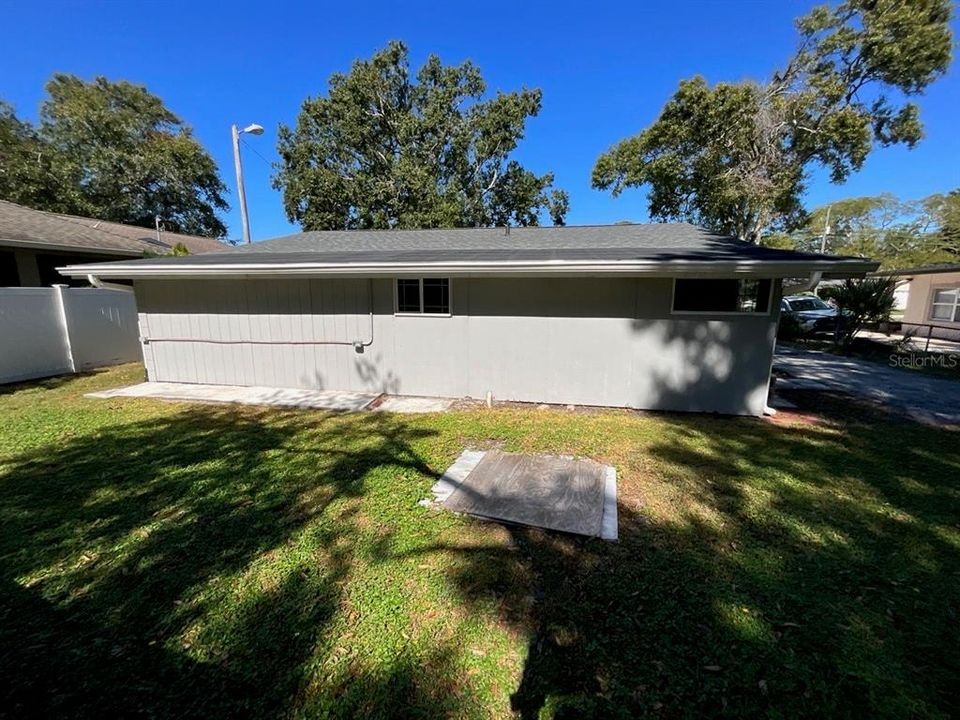 На продажу: $290,000 (2 спален, 1 ванн, 933 Квадратных фут)