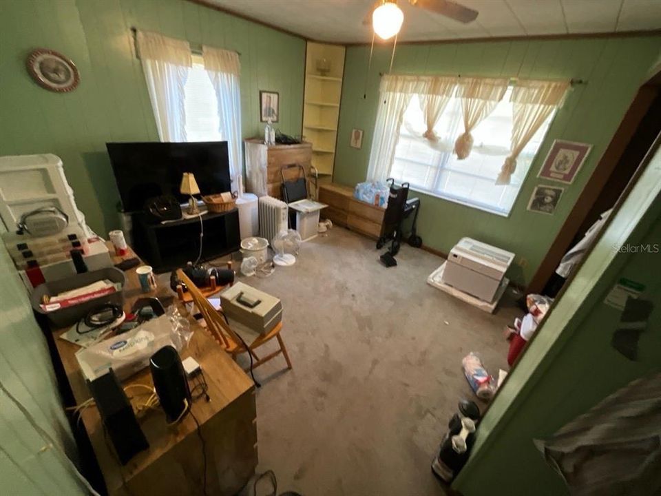 На продажу: $290,000 (2 спален, 1 ванн, 933 Квадратных фут)