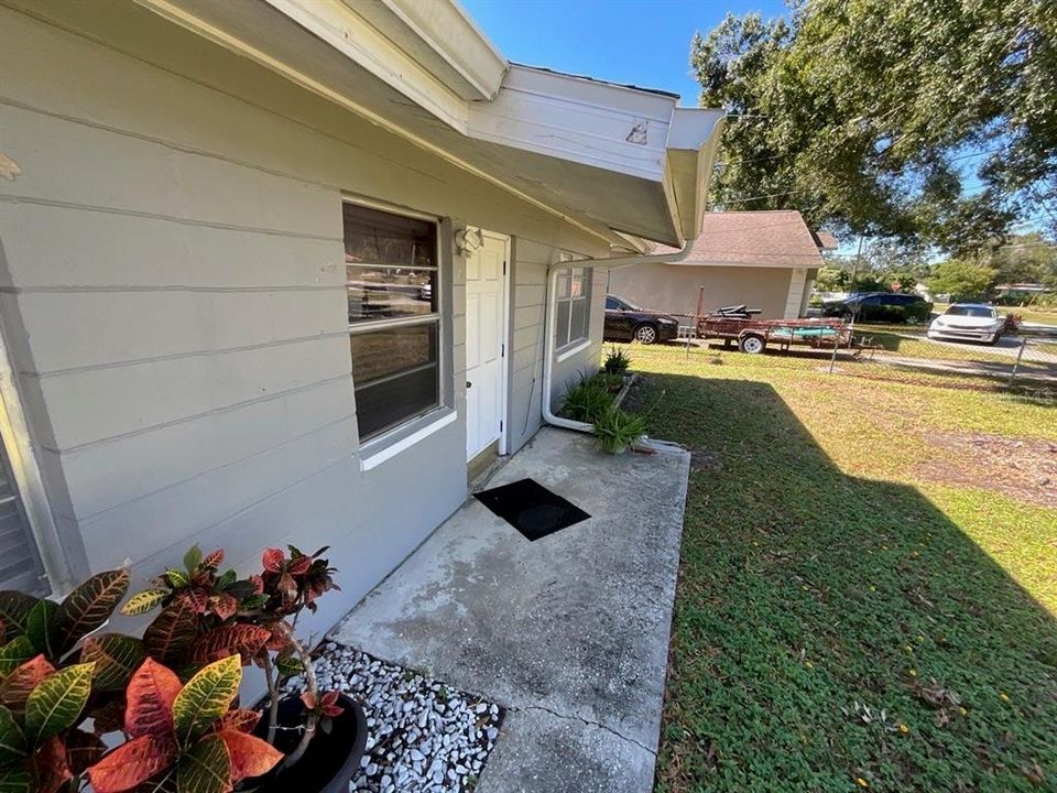 На продажу: $290,000 (2 спален, 1 ванн, 933 Квадратных фут)