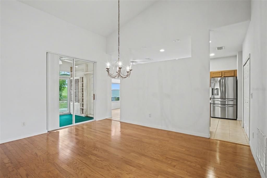 For Sale: $285,000 (2 beds, 2 baths, 1653 Square Feet)