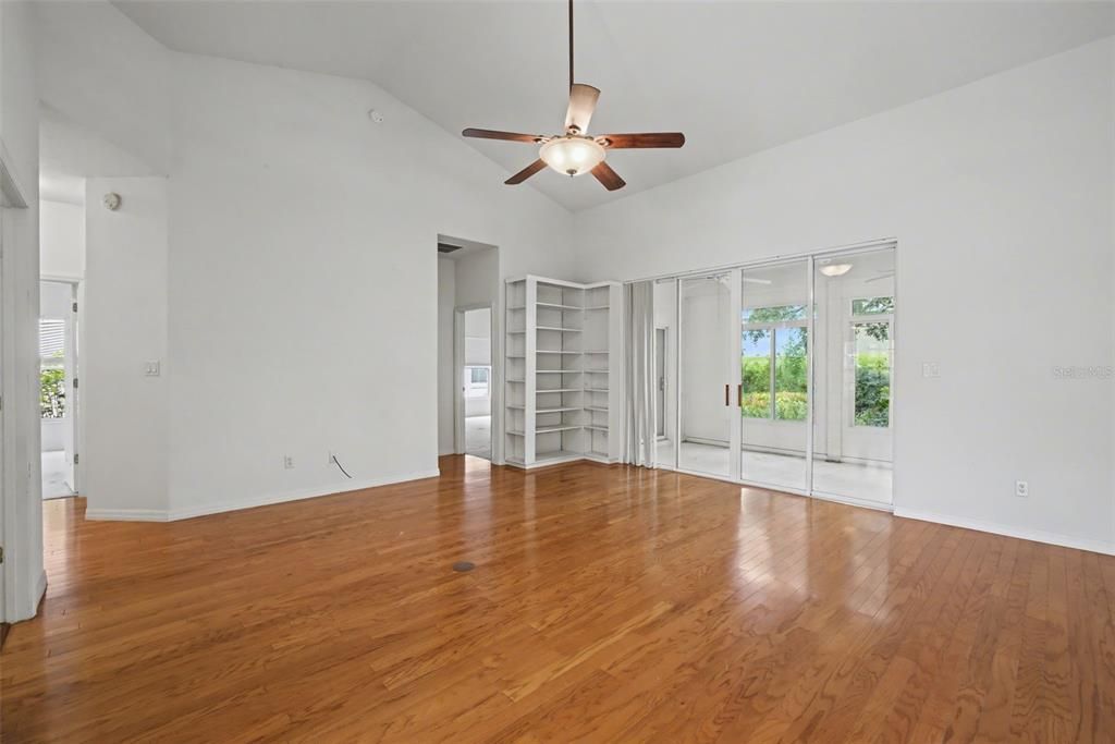 For Sale: $285,000 (2 beds, 2 baths, 1653 Square Feet)