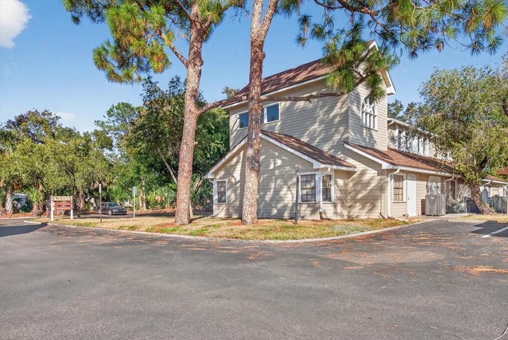 待售: $310,000 (0 贝兹, 0 浴室, 1525 平方英尺)