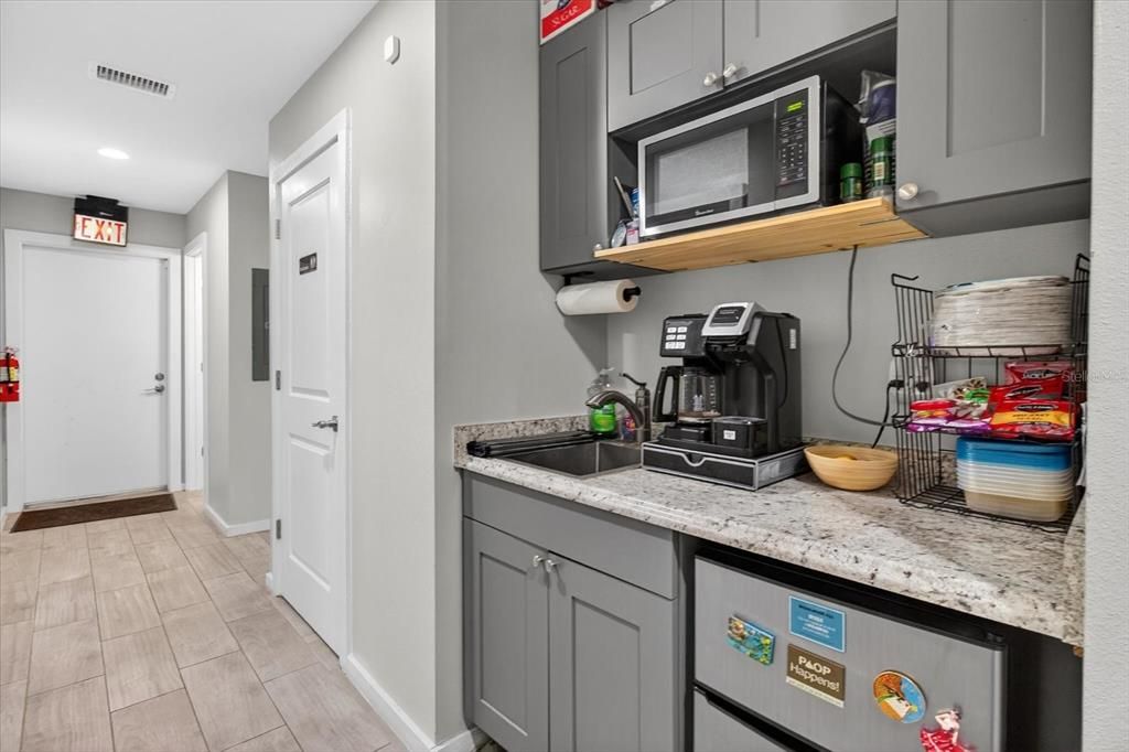 待售: $310,000 (0 贝兹, 0 浴室, 1525 平方英尺)