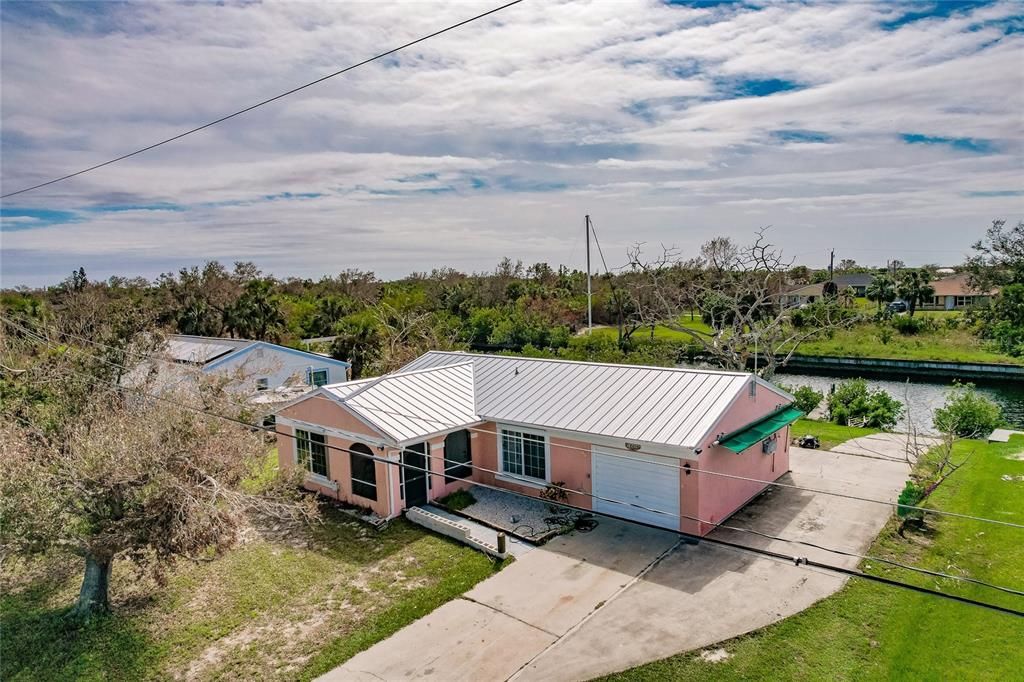 For Rent: $1,950 (3 beds, 2 baths, 1000 Square Feet)