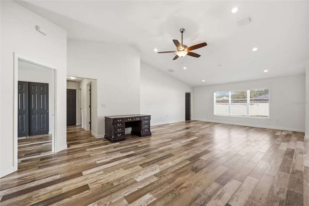 待售: $439,900 (5 贝兹, 3 浴室, 2258 平方英尺)