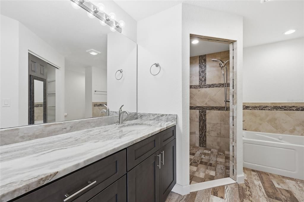 待售: $439,900 (5 贝兹, 3 浴室, 2258 平方英尺)