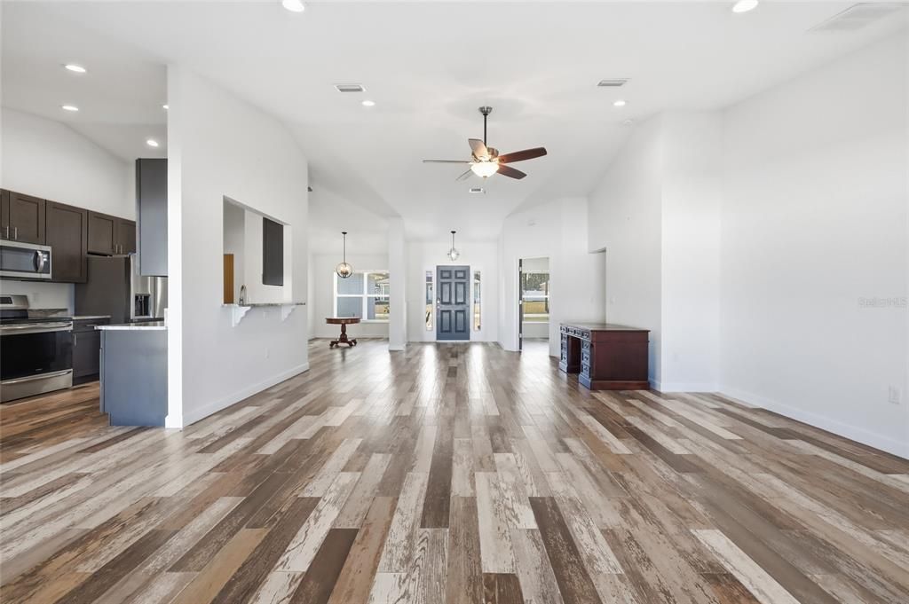 待售: $439,900 (5 贝兹, 3 浴室, 2258 平方英尺)