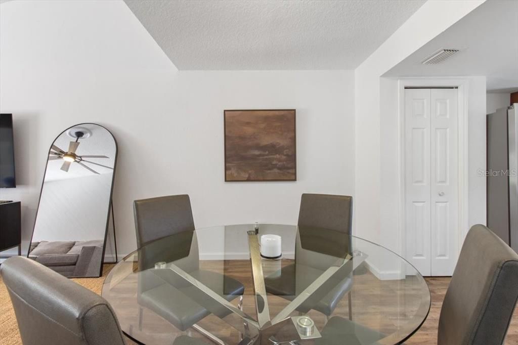 En Renta: $2,500 (2 camas, 2 baños, 990 Pies cuadrados)