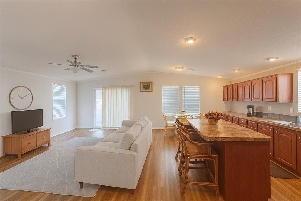 For Sale: $199,500 (3 beds, 2 baths, 1344 Square Feet)