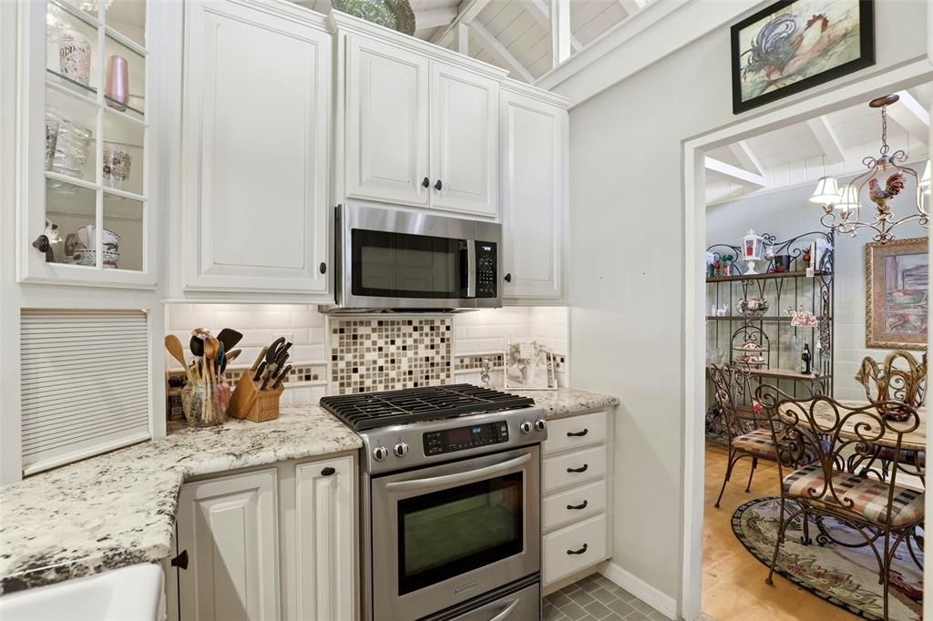 На продажу: $625,000 (2 спален, 2 ванн, 1681 Квадратных фут)