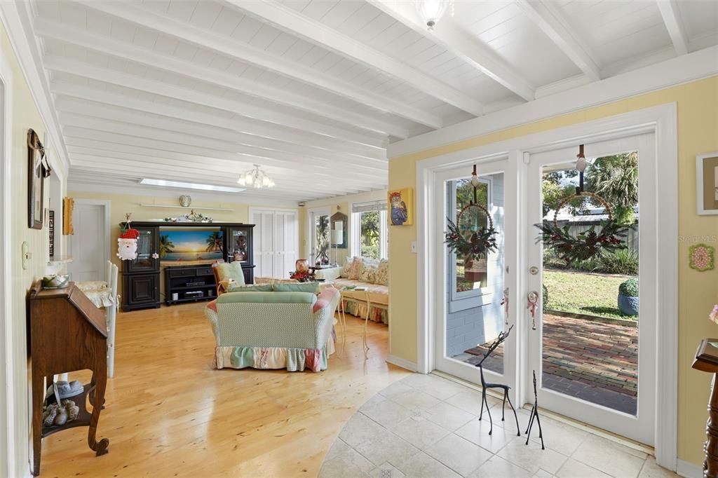 На продажу: $625,000 (2 спален, 2 ванн, 1681 Квадратных фут)