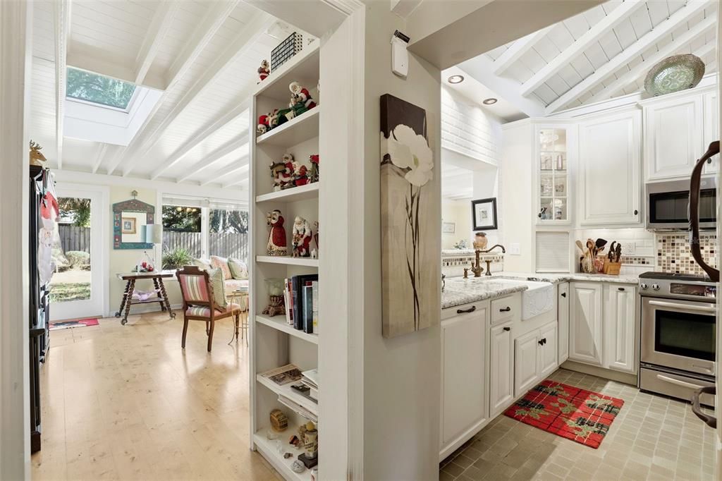 На продажу: $625,000 (2 спален, 2 ванн, 1681 Квадратных фут)