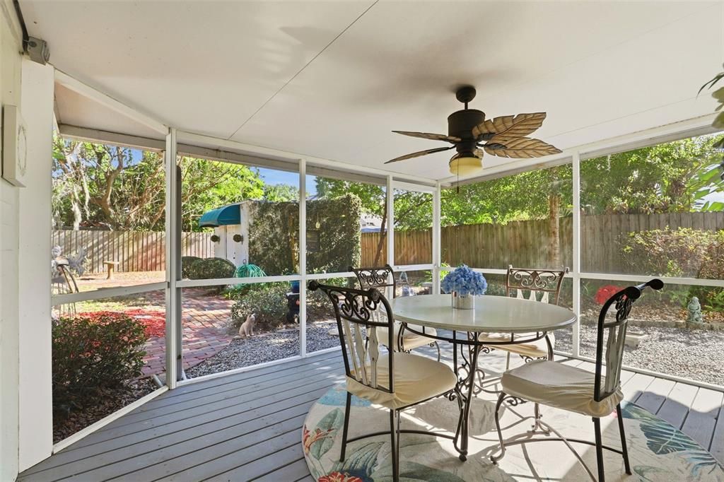 На продажу: $625,000 (2 спален, 2 ванн, 1681 Квадратных фут)