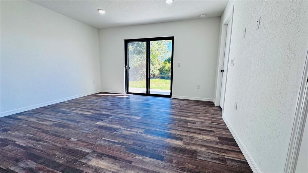 For Rent: $1,695 (3 beds, 2 baths, 1200 Square Feet)