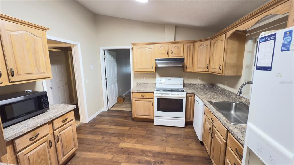 En Venta: $575,000 (4 camas, 3 baños, 2890 Pies cuadrados)