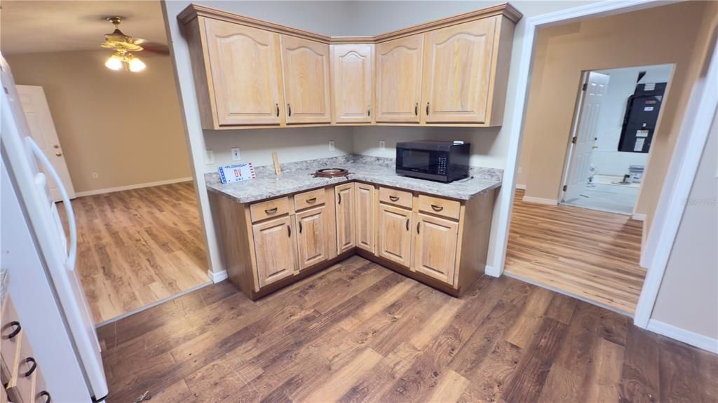 En Venta: $575,000 (4 camas, 3 baños, 2890 Pies cuadrados)