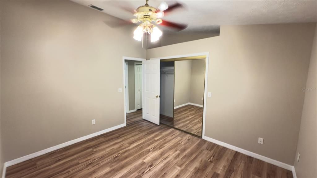 En Venta: $575,000 (4 camas, 3 baños, 2890 Pies cuadrados)