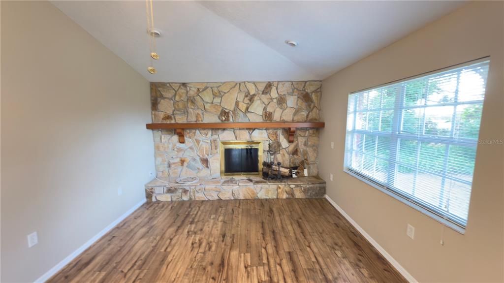 En Venta: $575,000 (4 camas, 3 baños, 2890 Pies cuadrados)