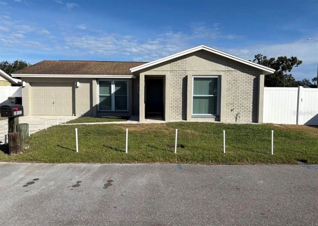 Недавно продано: $240,000 (2 спален, 2 ванн, 1155 Квадратных фут)