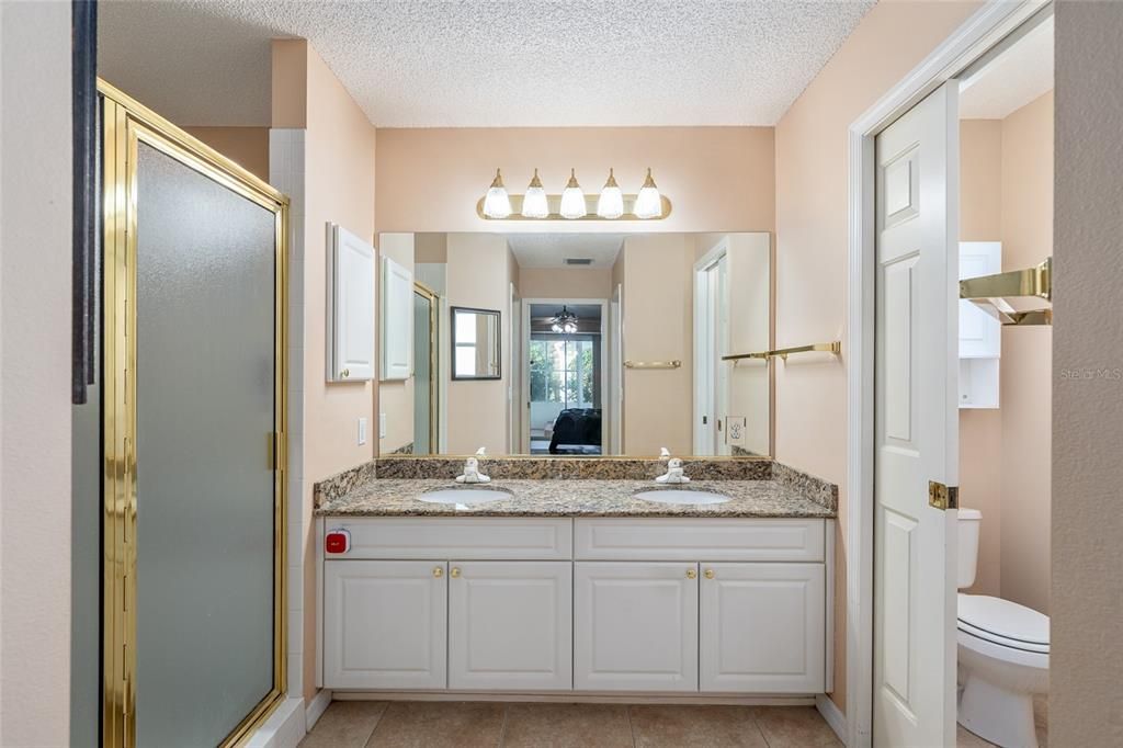 На продажу: $345,900 (3 спален, 2 ванн, 1563 Квадратных фут)