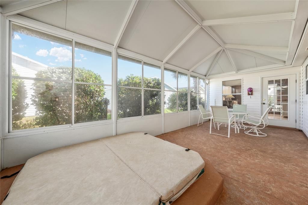 На продажу: $345,900 (3 спален, 2 ванн, 1563 Квадратных фут)