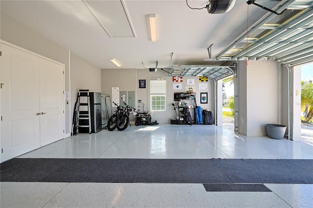 En Venta: $1,625,000 (4 camas, 3 baños, 2708 Pies cuadrados)